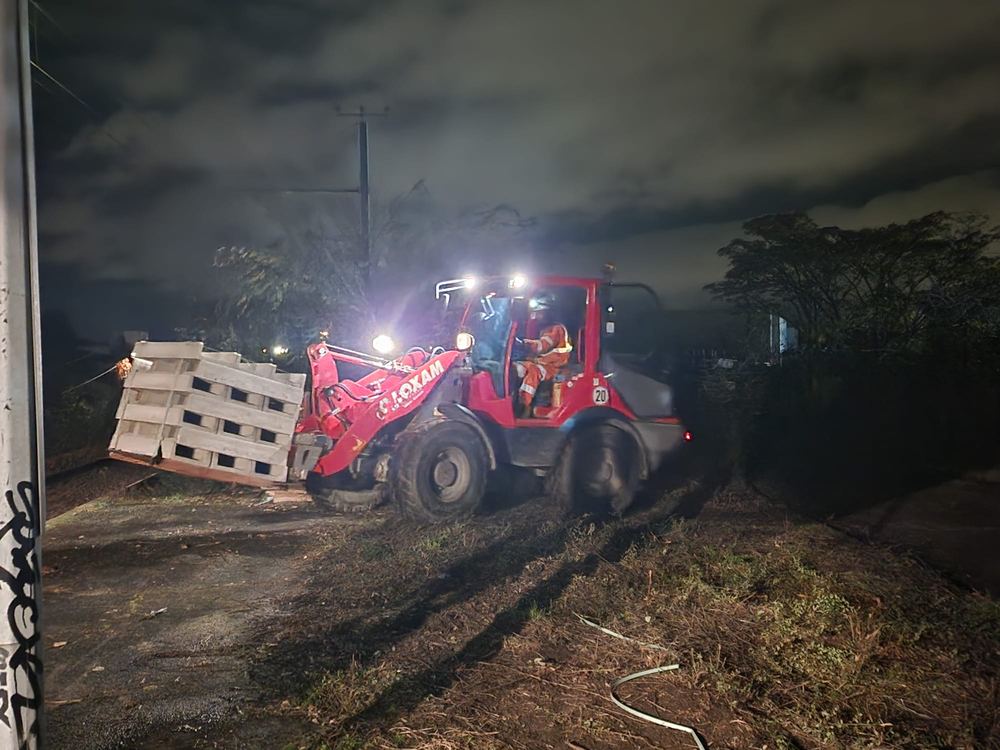 Pelles, chargeuses, dumpers, compacteurs : nos conducteurs interviennent sur vos travaux de terrassement et de préparation de chantier, avec les CACES correspondant à chaque engin.